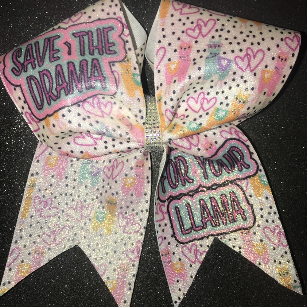 Save the drama for your llama cheer bow